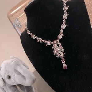 Pretty statement necklace